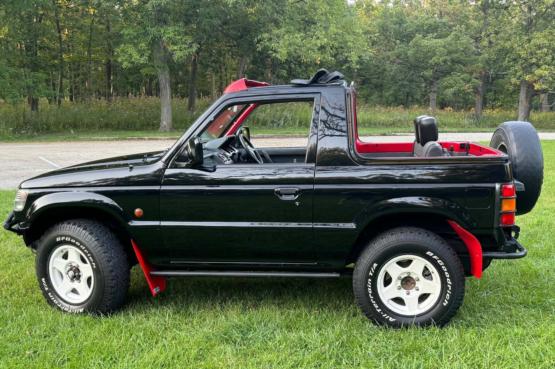 1991 Mitsubishi Pajero sold for $6,750