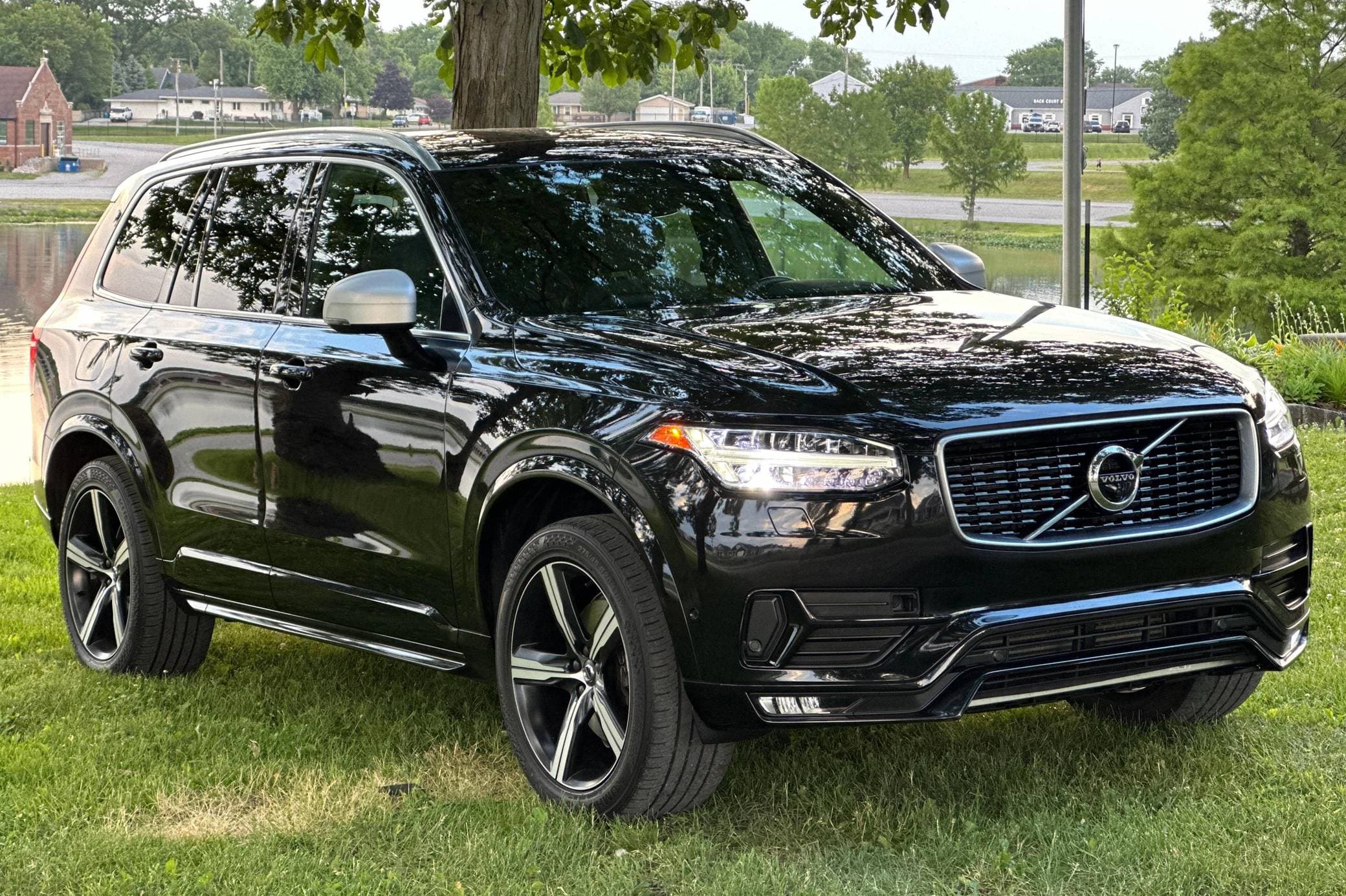 2017 Volvo XC90 sold for $19,000