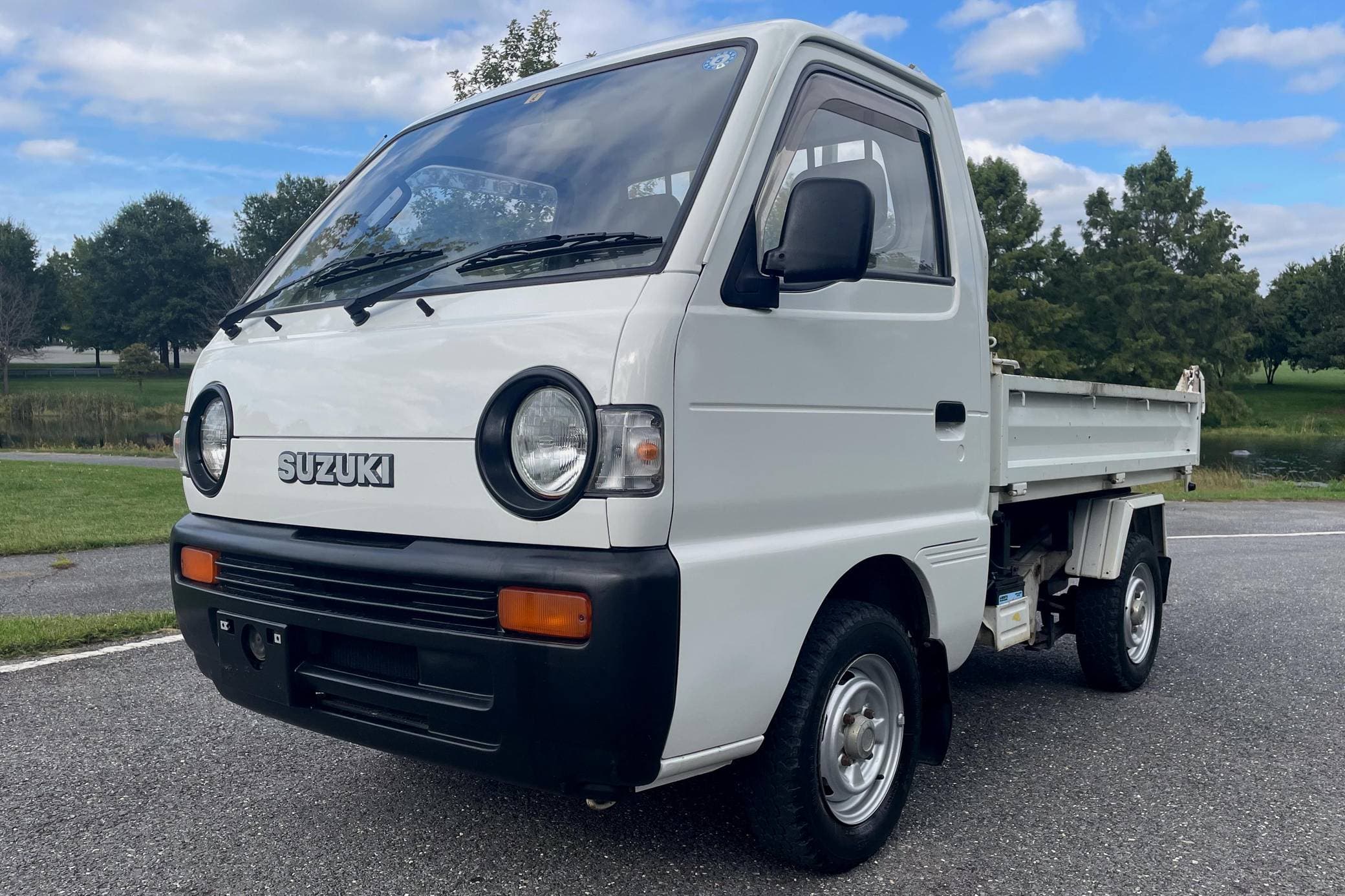 1994 Suzuki Carry Truck sold for $8,108