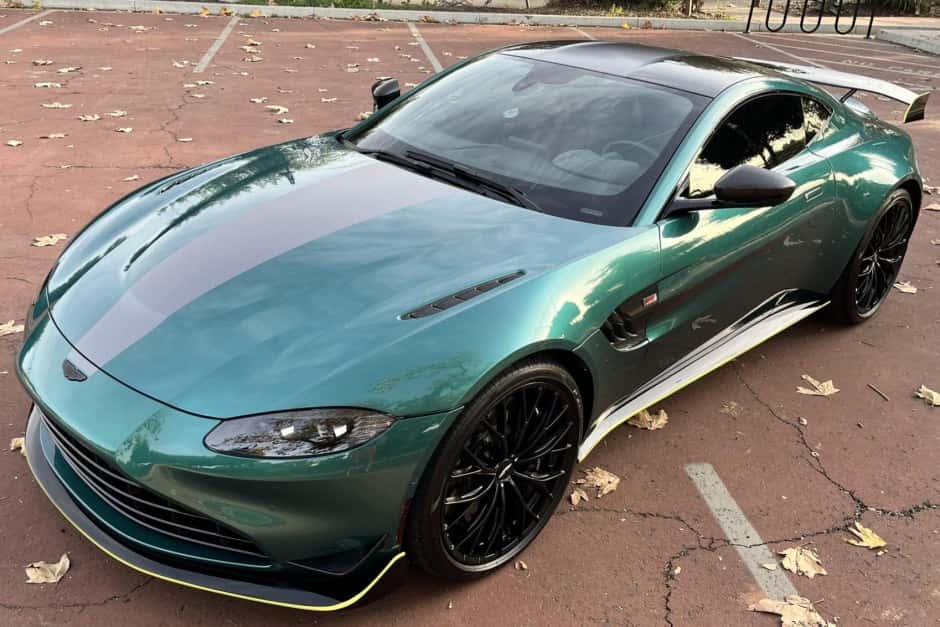 2022 Aston Martin V8 Vantage (2006+) sold for $117,000