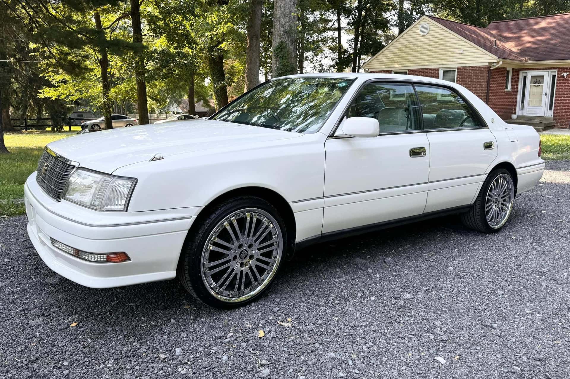 1997 Toyota Crown sold for $7,800