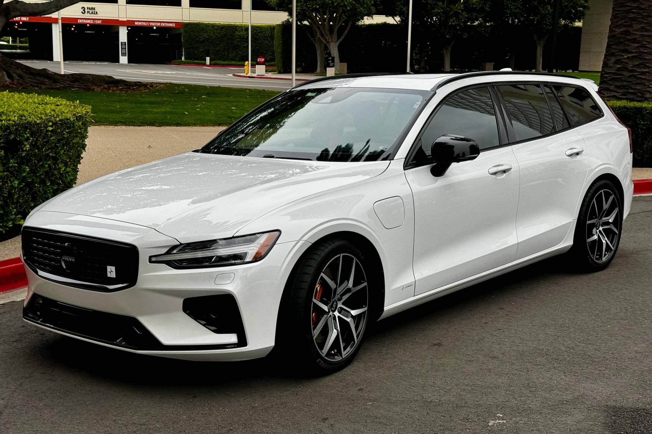 2020 Volvo V60 sold for $46,750