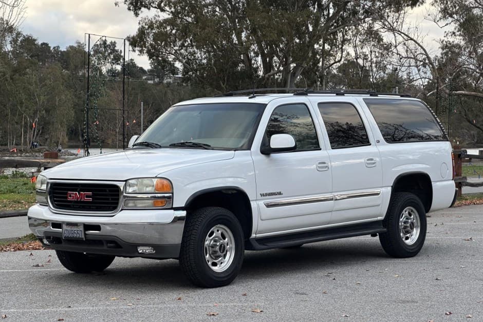 2002 GMC Yukon GMT800 sold for $23,500