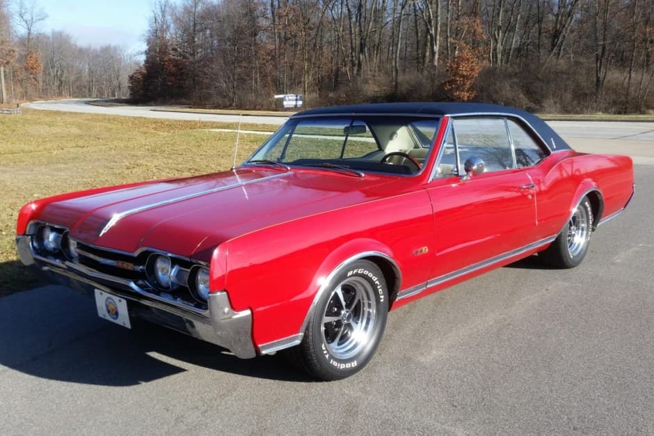 1967 Oldsmobile Cutlass sold for $38,230