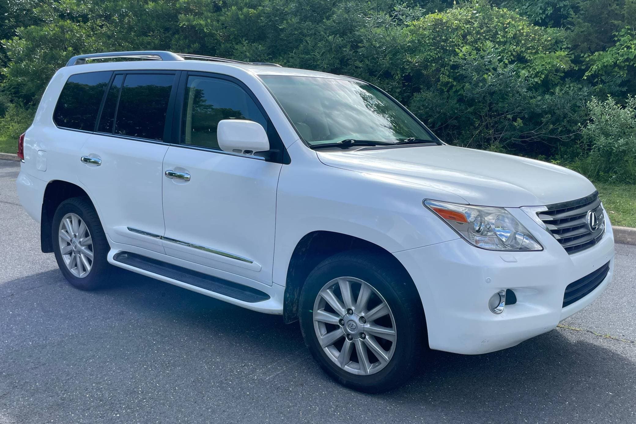 2011 Lexus LX sold for $26,250