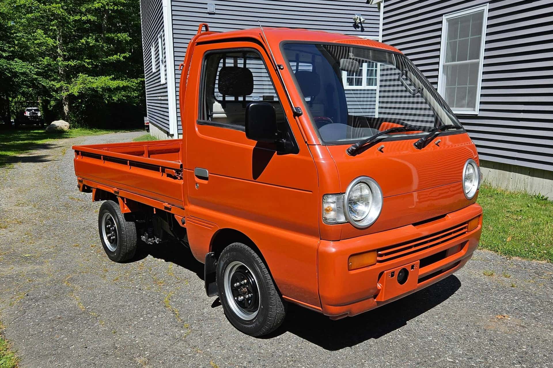1992 Suzuki Carry Truck sold for $7,000