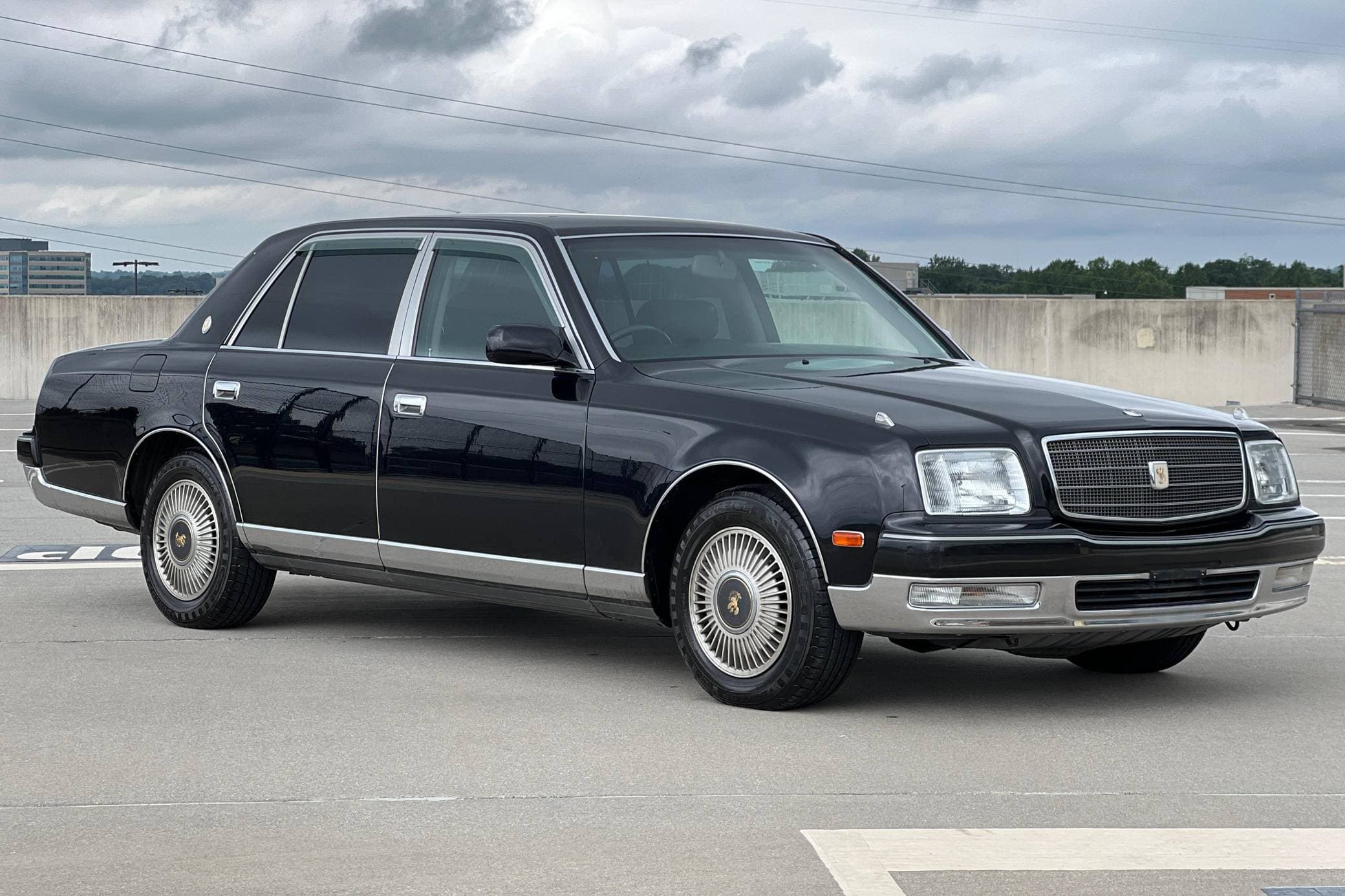 1998 Toyota Century sold for $10,100