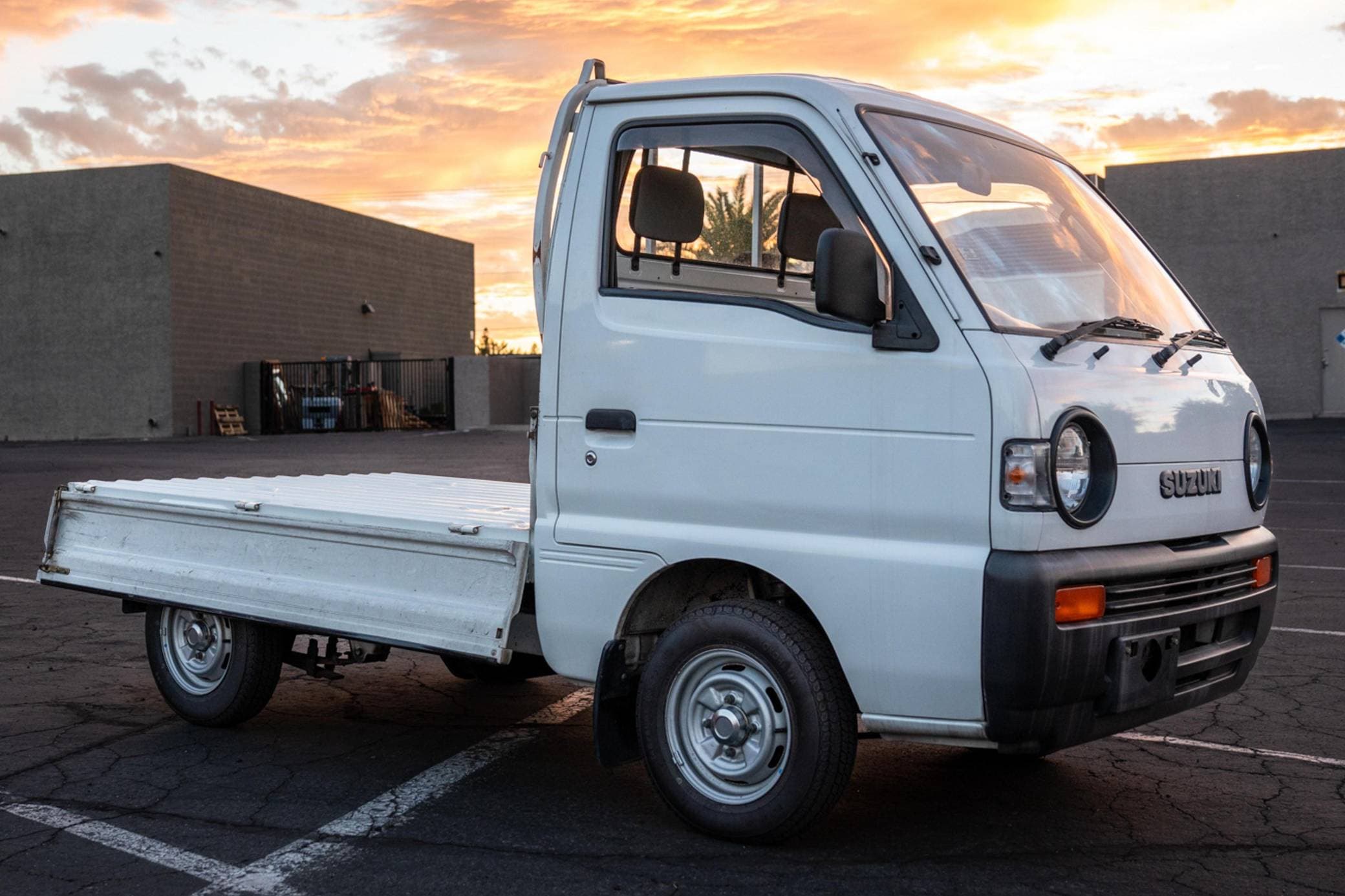 1994 Suzuki Carry Truck sold for $6,500