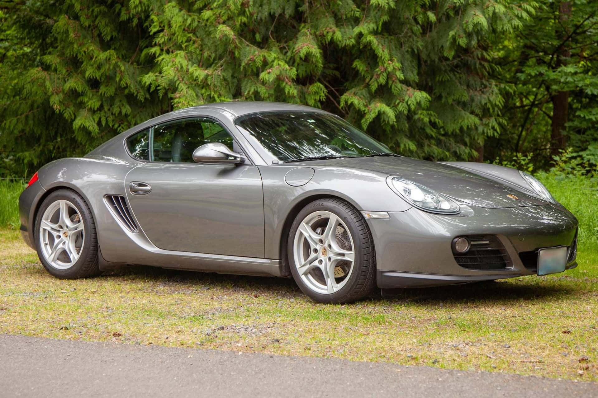 2011 Porsche 987 Cayman sold for $29,420