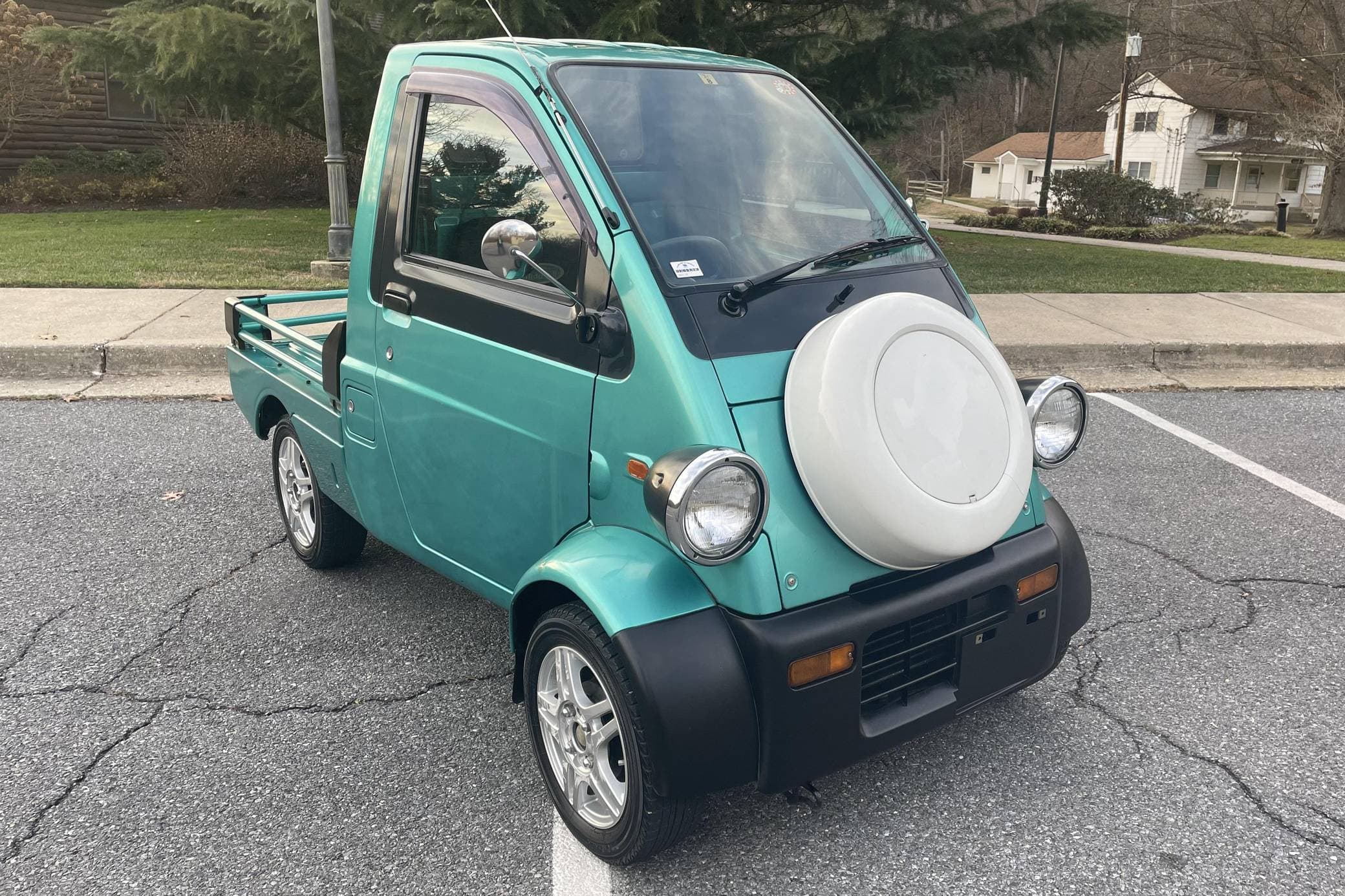1996 Daihatsu Midget sold for $6,113