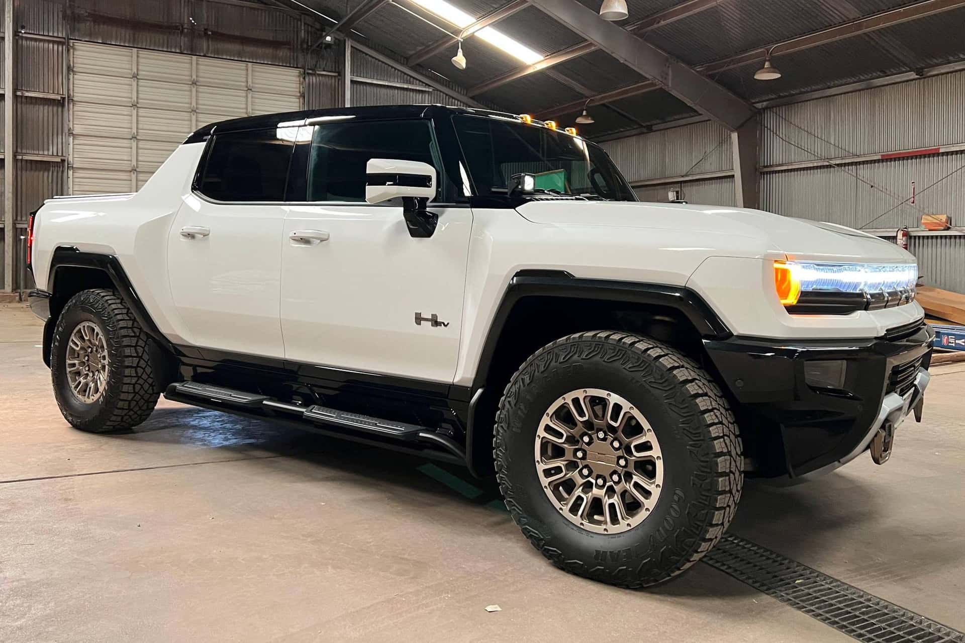 2022 Hummer EV Pickup sold for $165,000