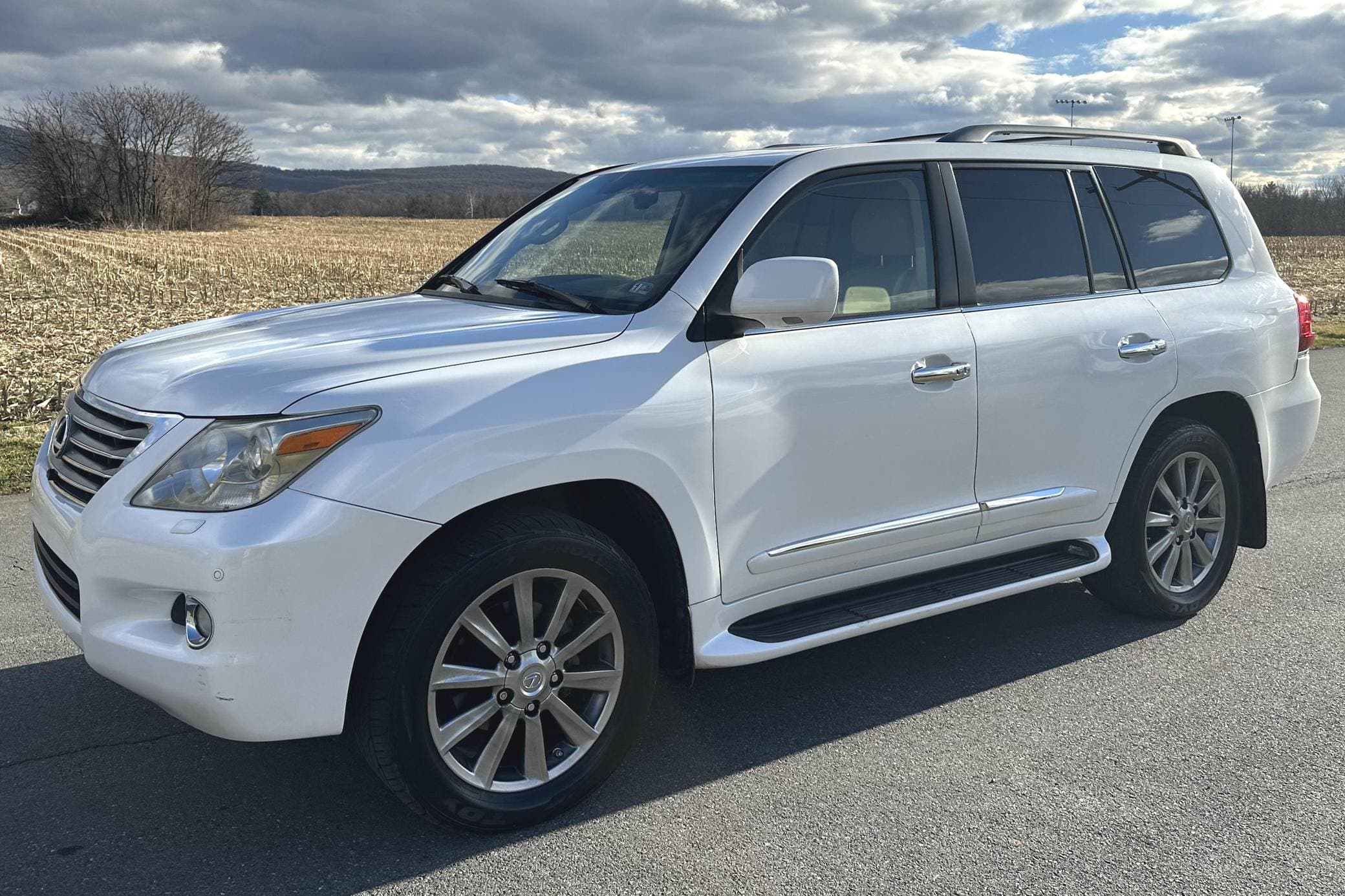 2011 Lexus LX sold for $22,250