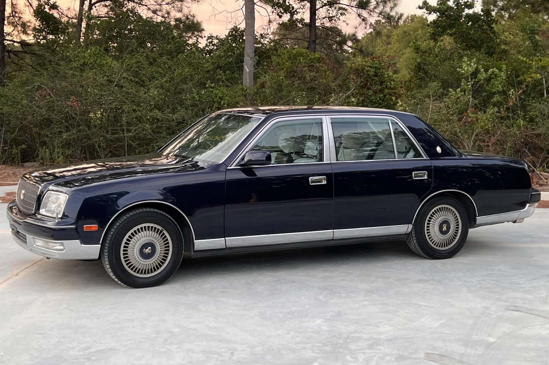 1997 Toyota Century sold for $14,100
