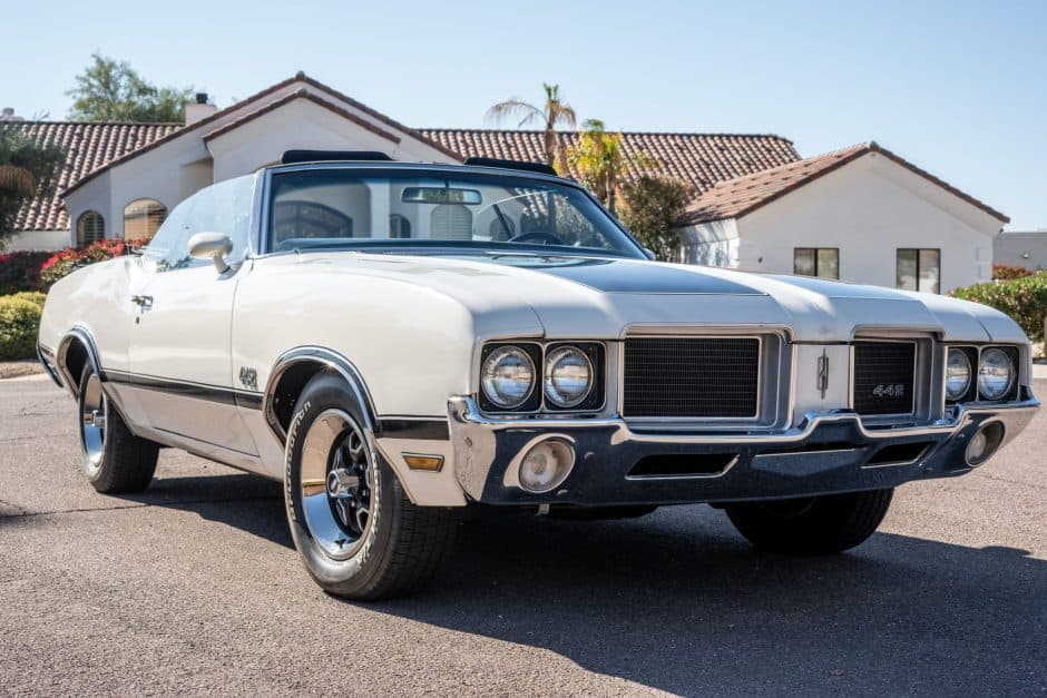 1971 Oldsmobile Cutlass sold for $23,442
