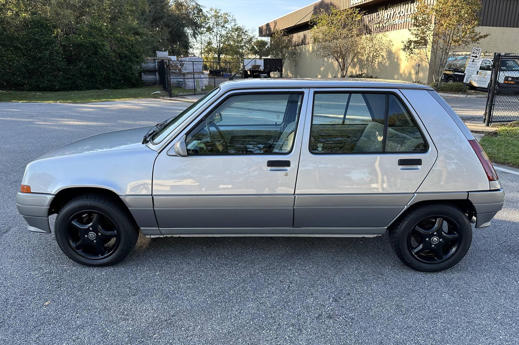 1989 Renault 5 sold for $4,000