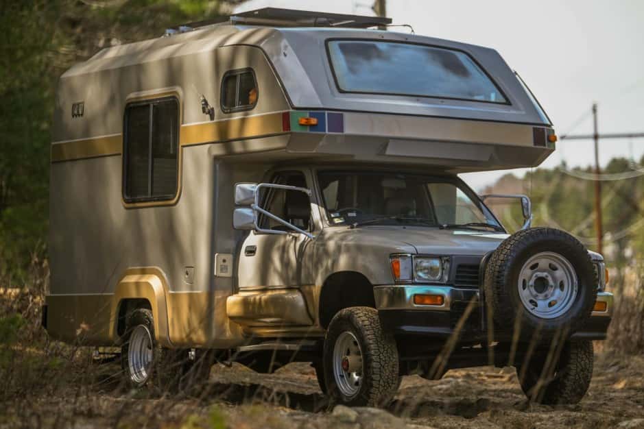 1989 Toyota sold for $27,010