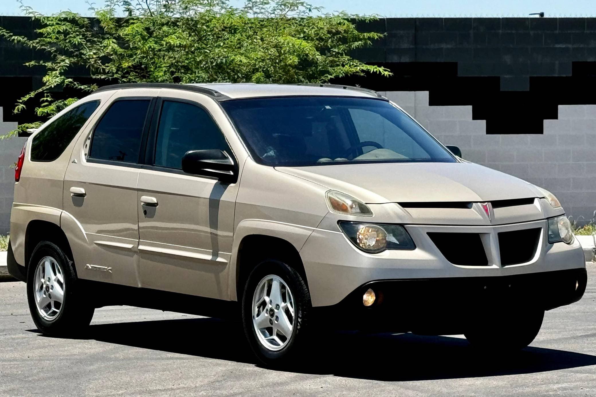 2003 Pontiac Aztek sold for $3,604