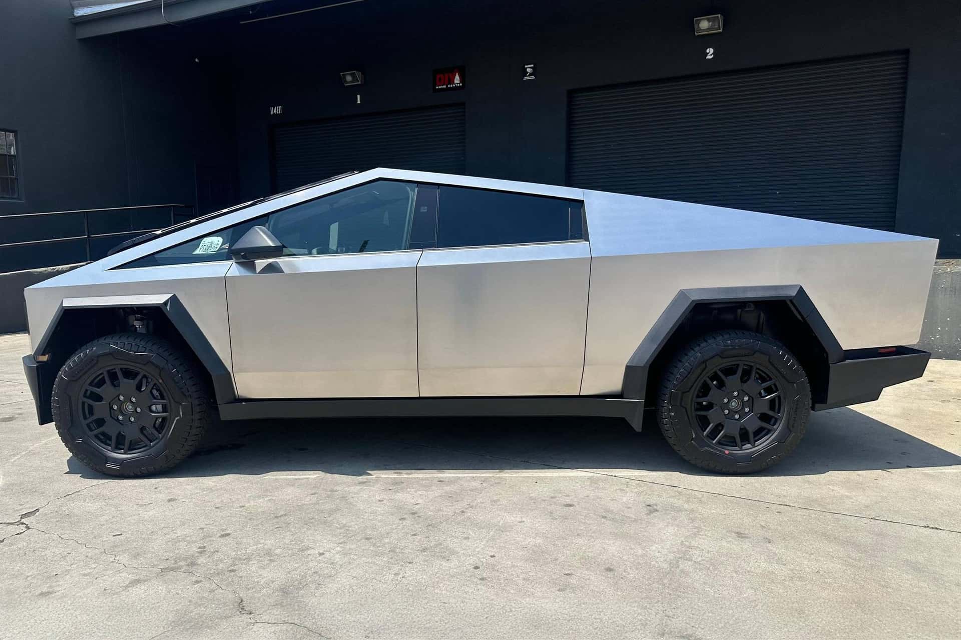 2024 Tesla Cybertruck sold for $135,000