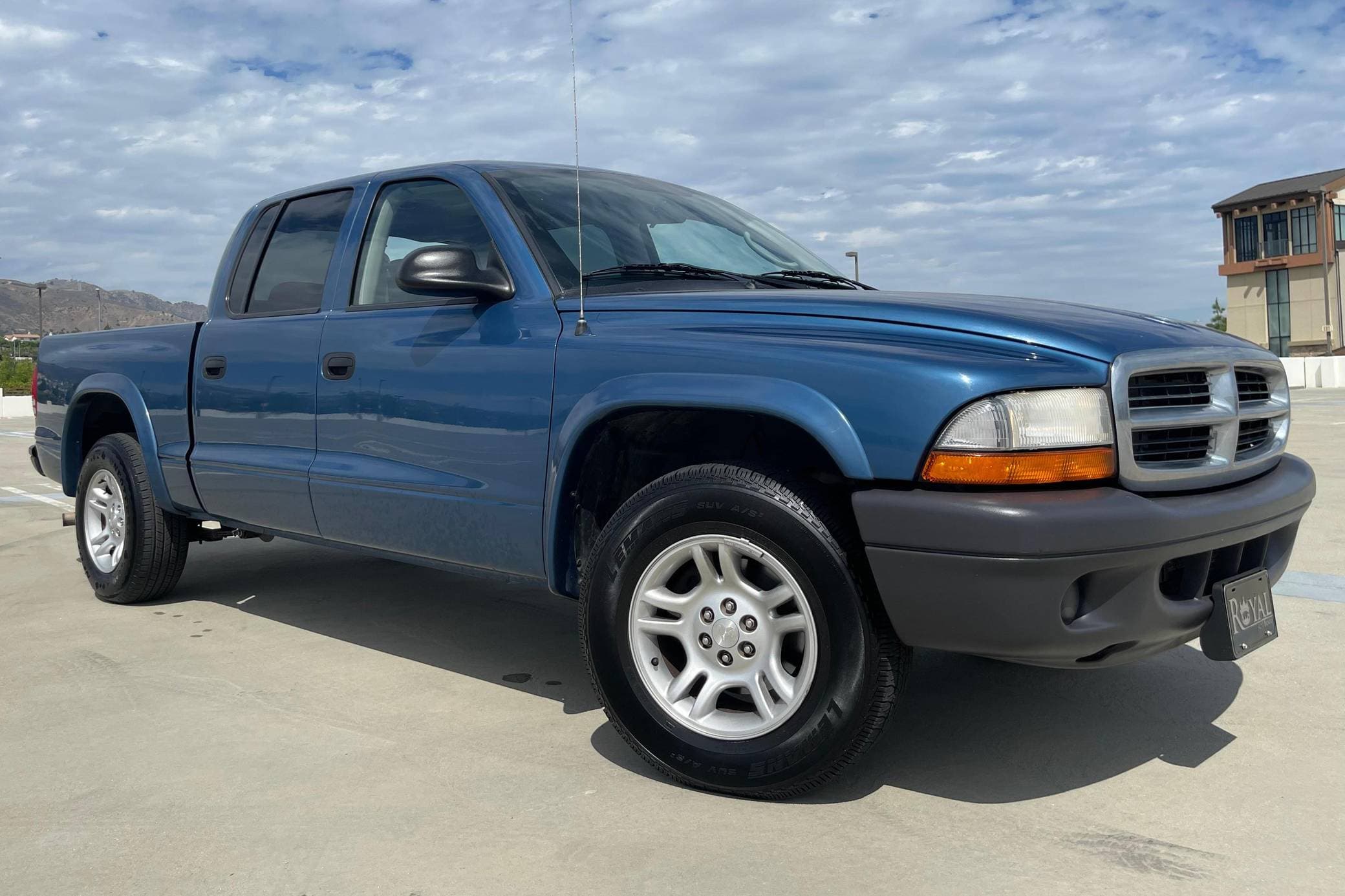 2004 Dodge Dakota sold for $8,703