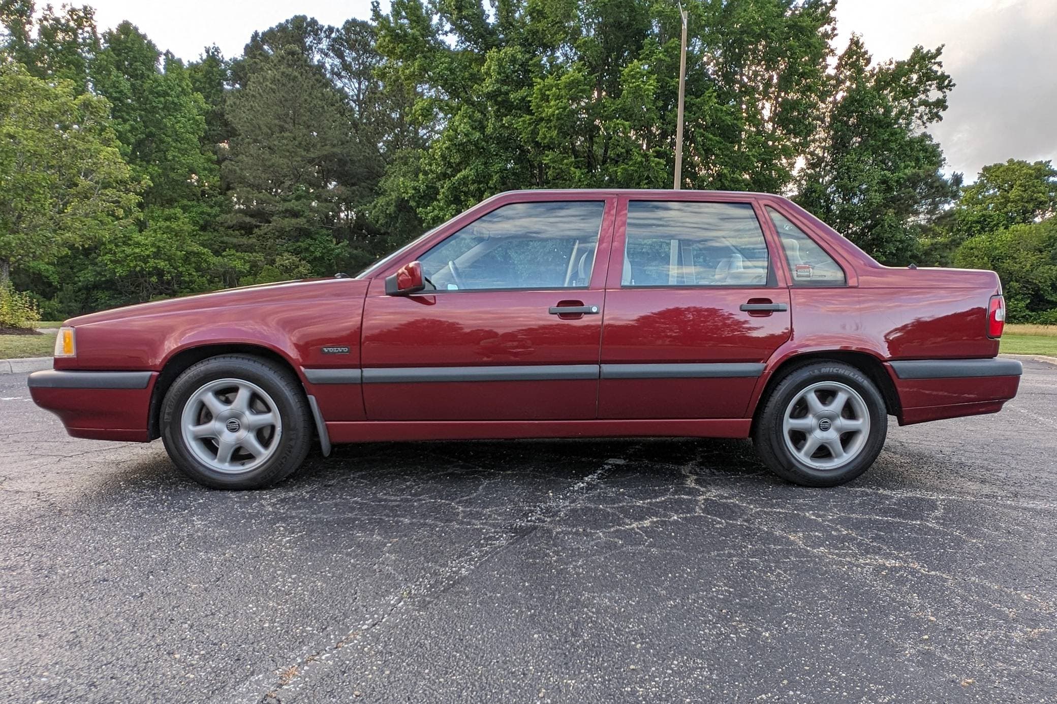 1996 Volvo 850 sold for $8,000