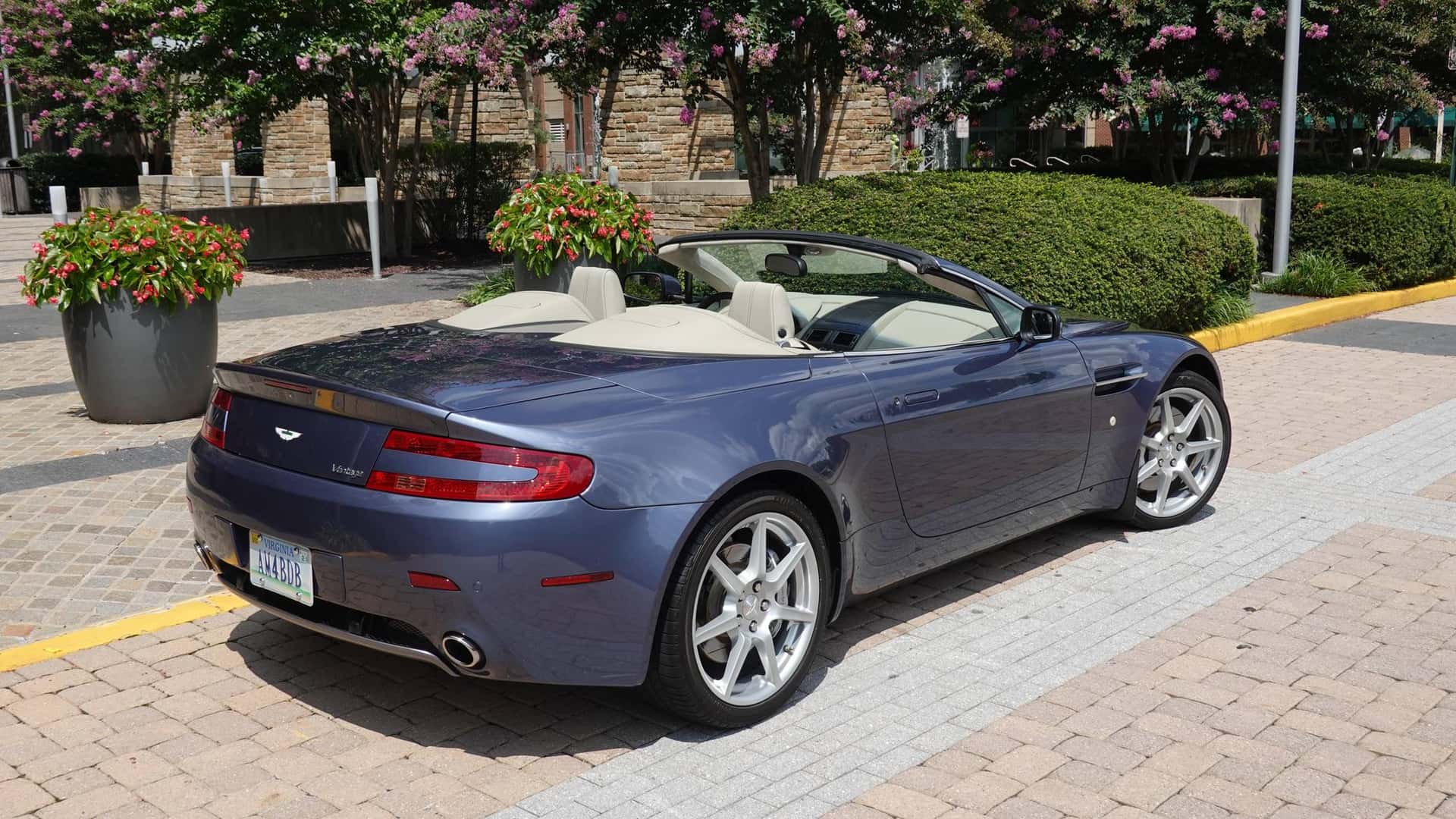 2008 Aston Martin Vantage sold for $44,500