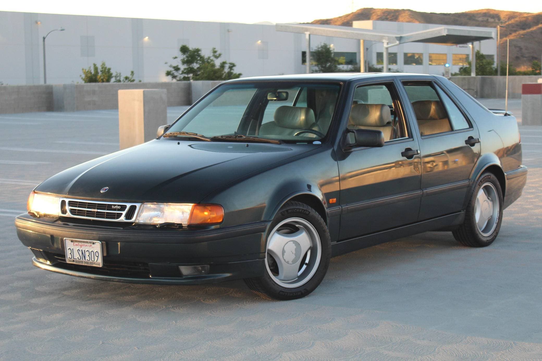 1995 Saab 9000 sold for $7,300