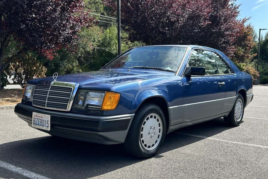1988 Mercedes-Benz W124 E-Class sold for $9,533