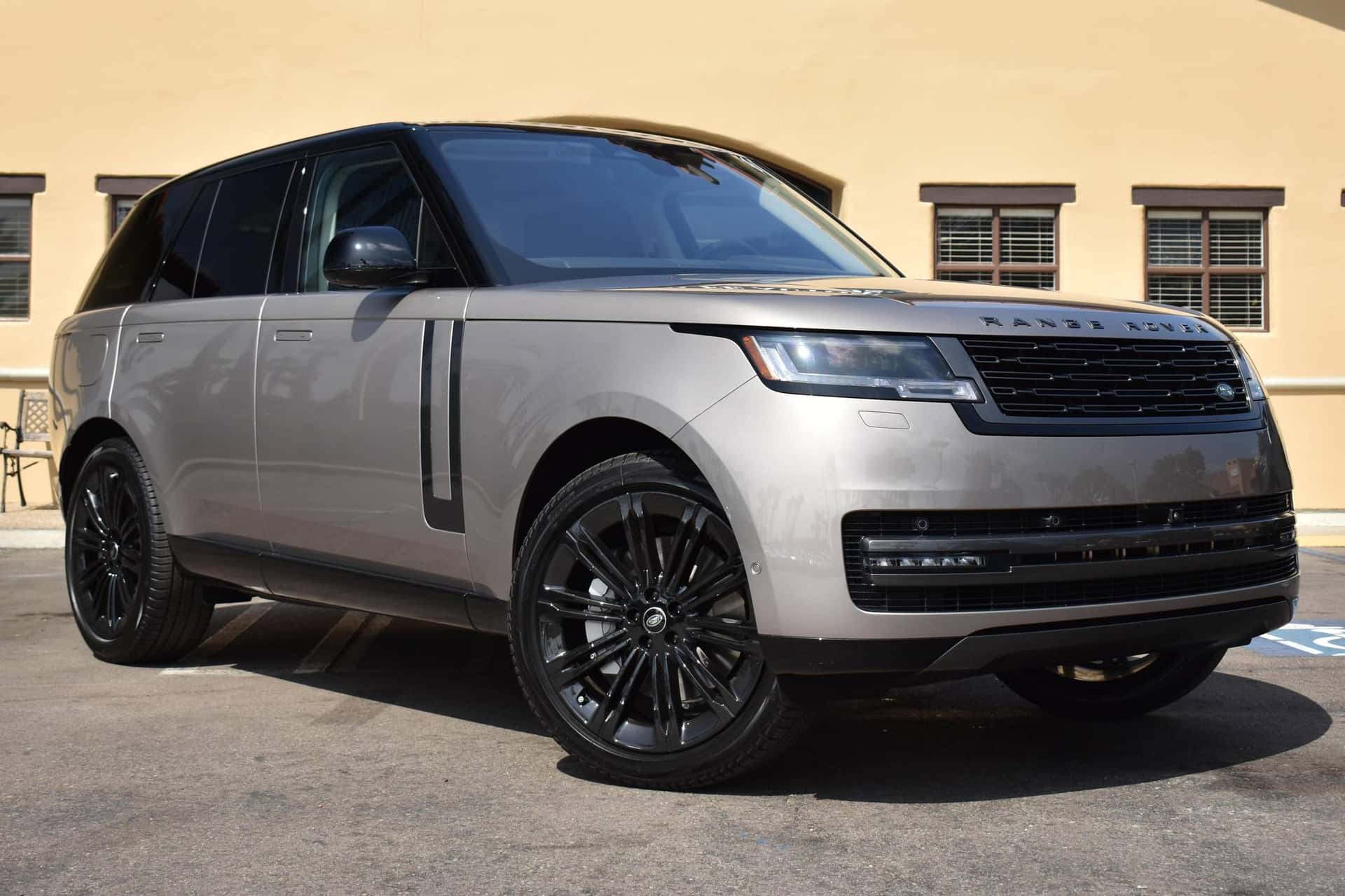 2023 Land Rover Range Rover sold for $152,000