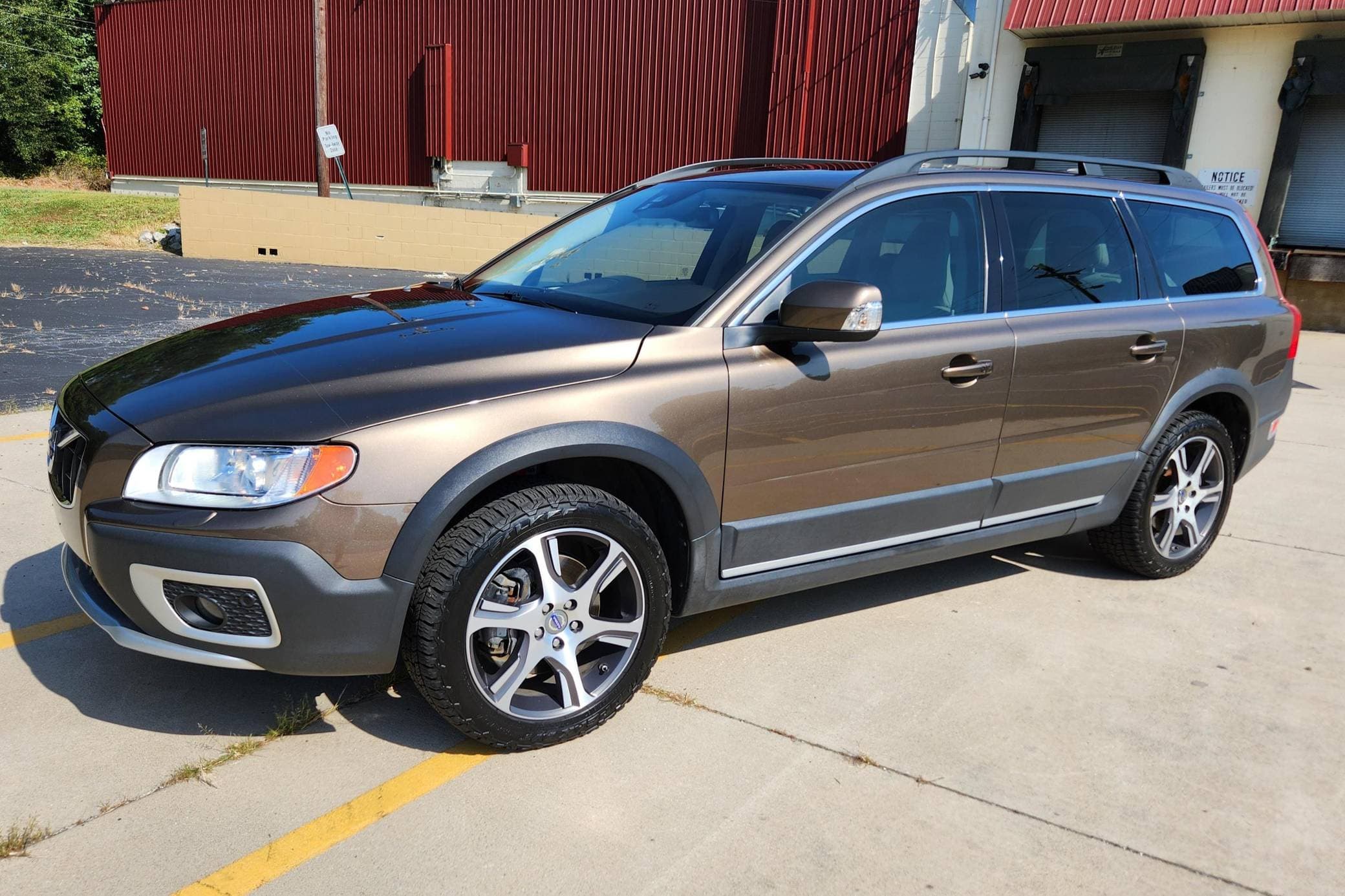 2013 Volvo XC70 sold for $19,840