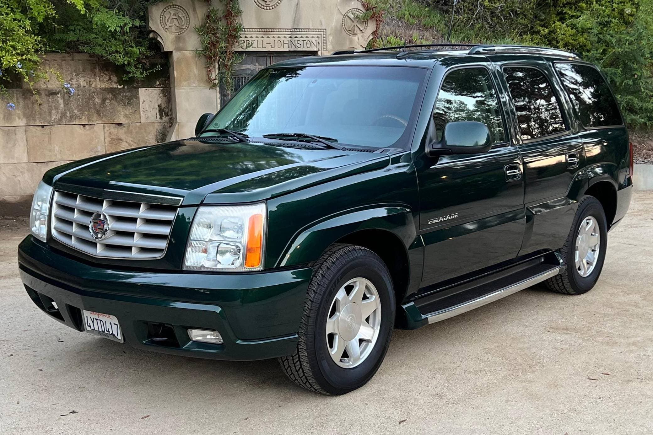 2002 Cadillac Escalade sold for $9,900