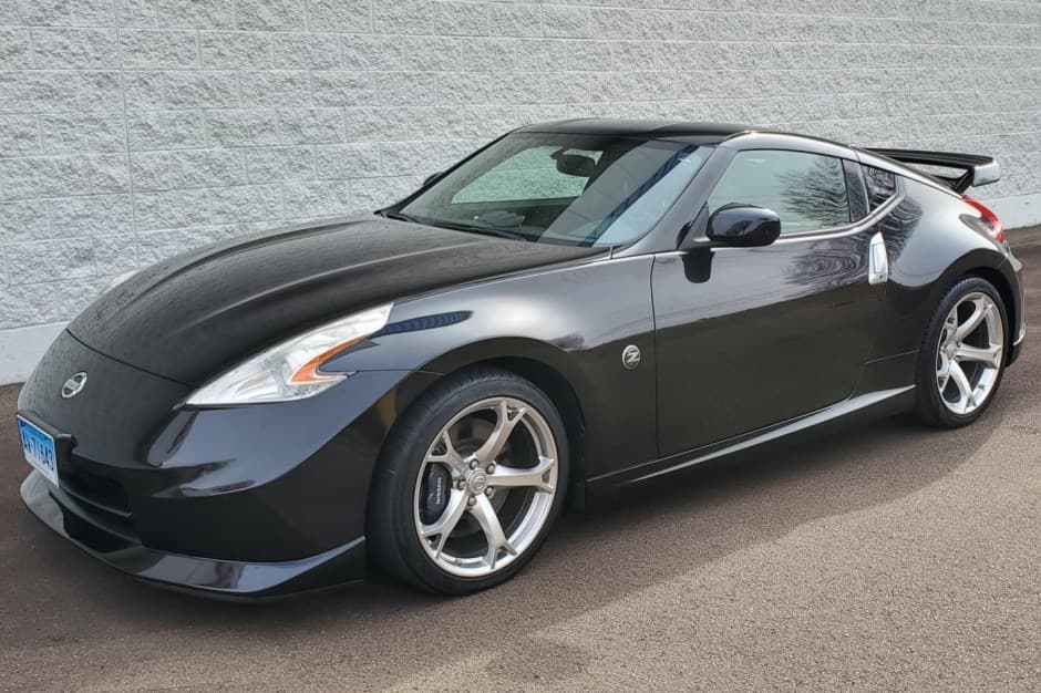 2011 Nissan 370Z sold for $30,750