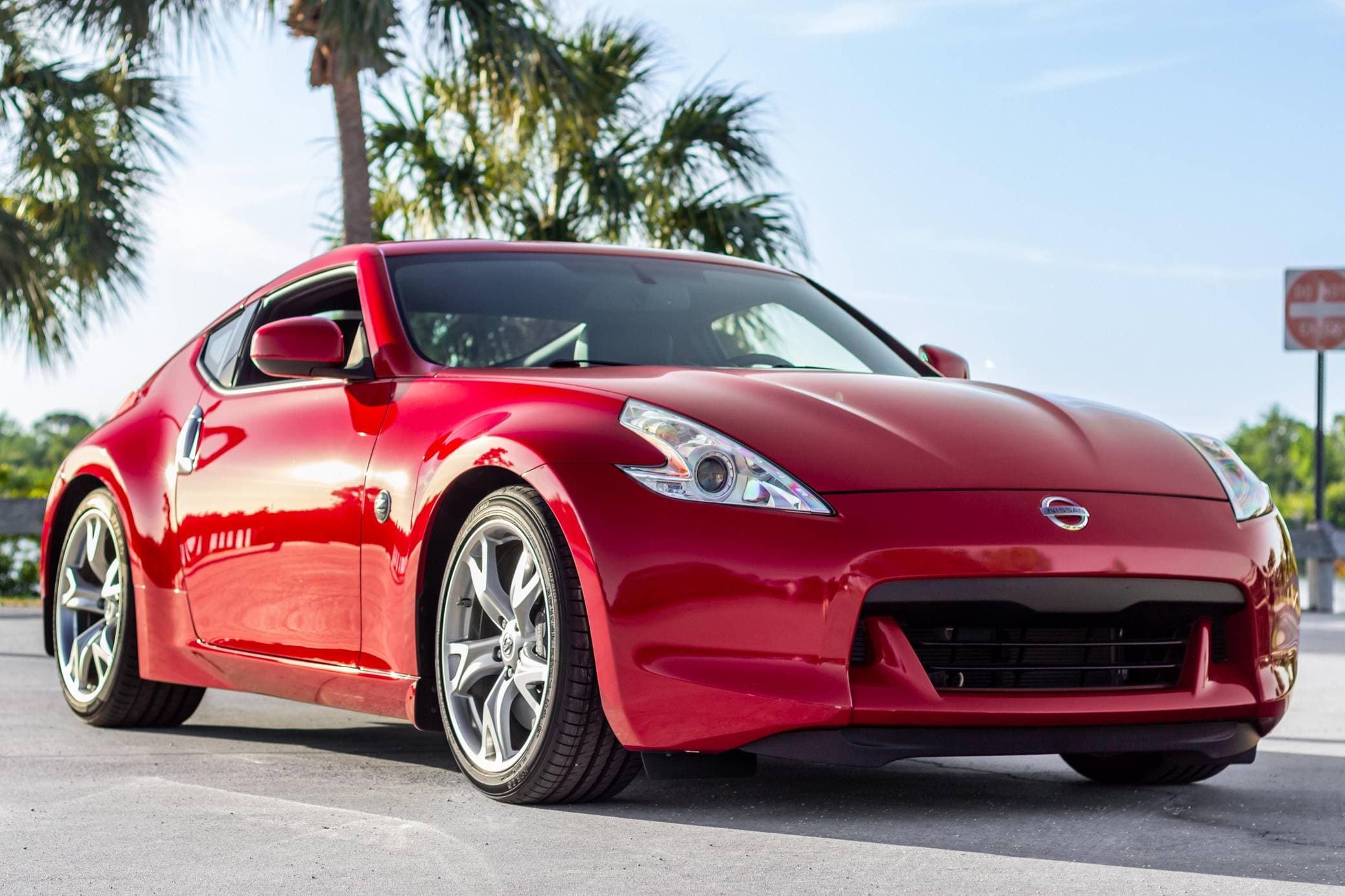 2009 Nissan 370Z sold for $20,250