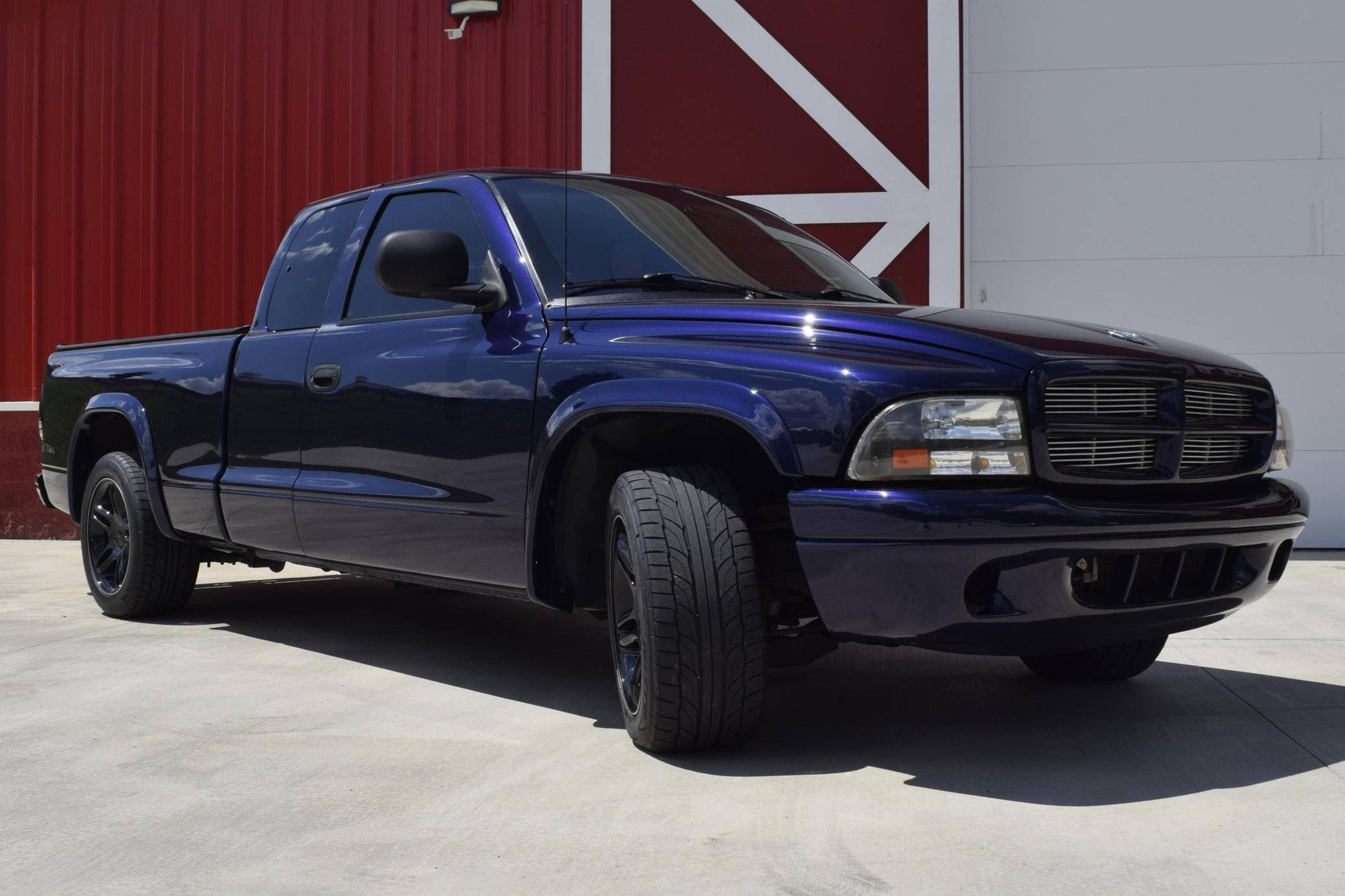 2000 Dodge Dakota sold for $8,300