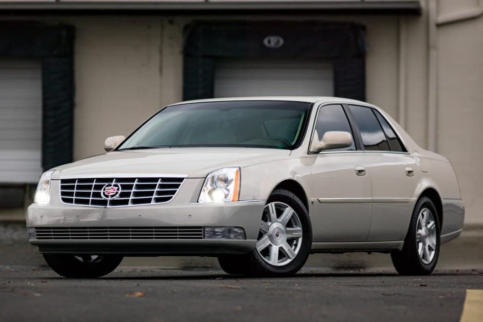 2007 Cadillac DTS sold for $23,250