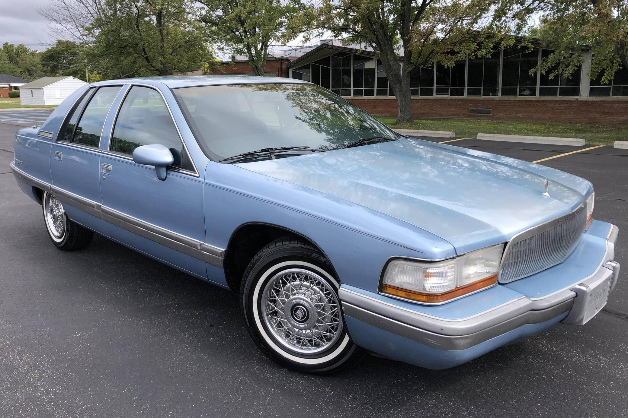 1992 Buick Roadmaster sold for $6,200