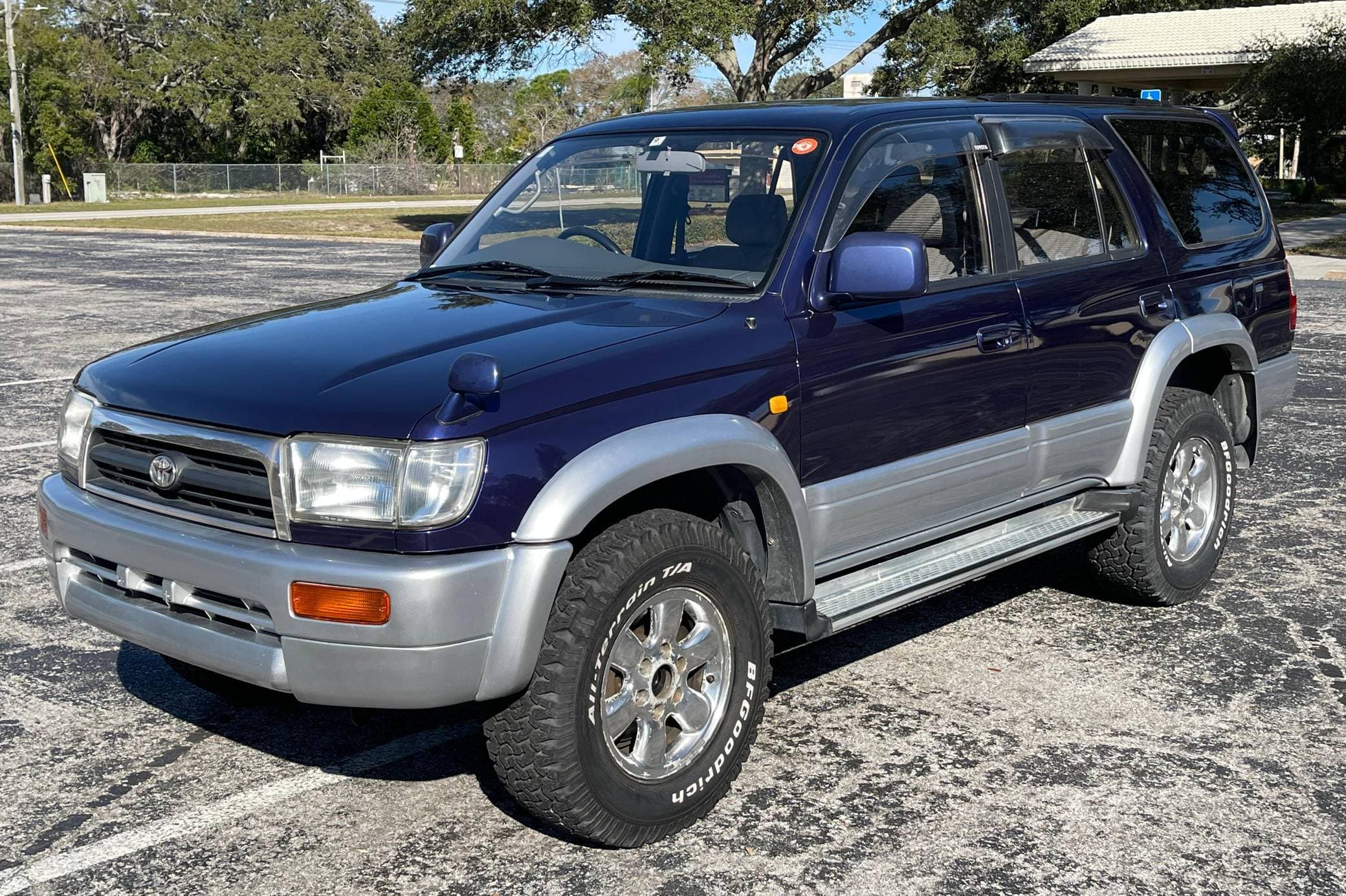 1996 Toyota Hilux sold for $9,950