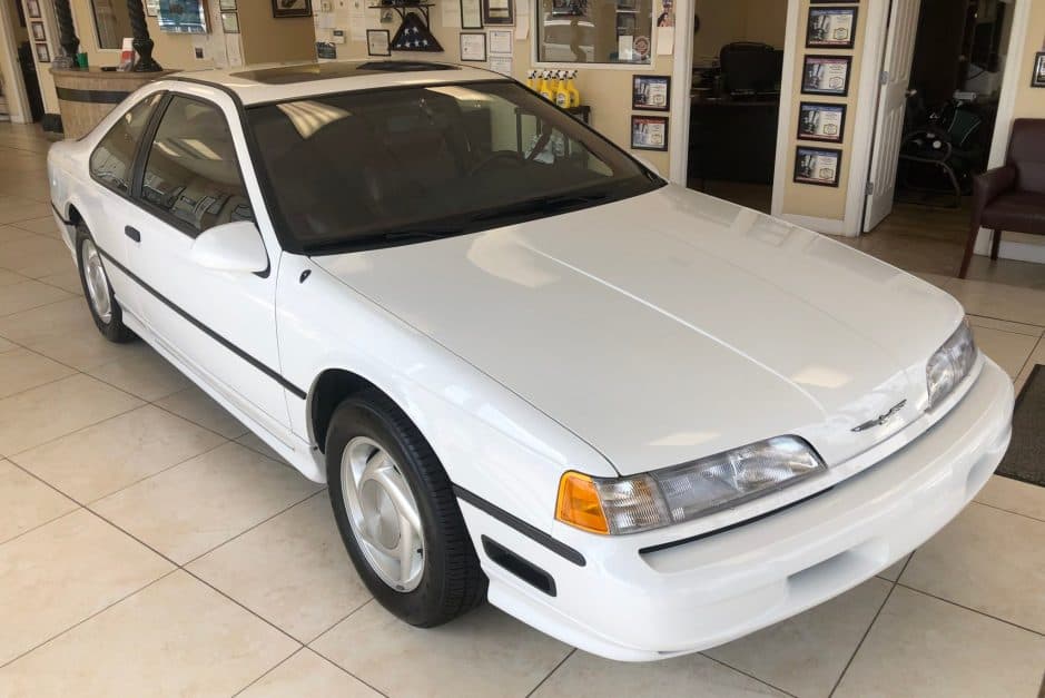 1989 Ford Thunderbird (1989-1997) sold for $13,750