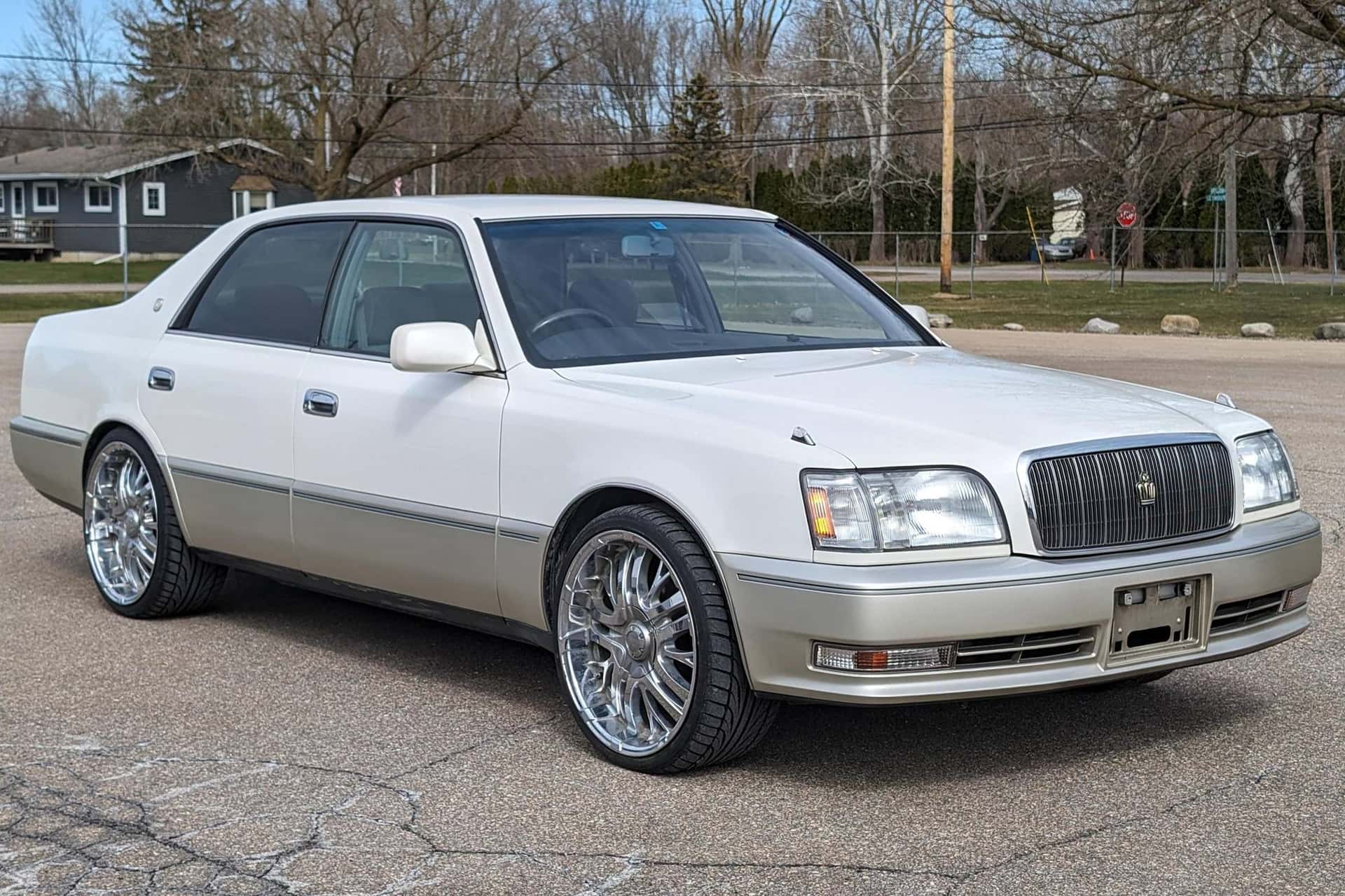 1997 Toyota Crown sold for $6,200