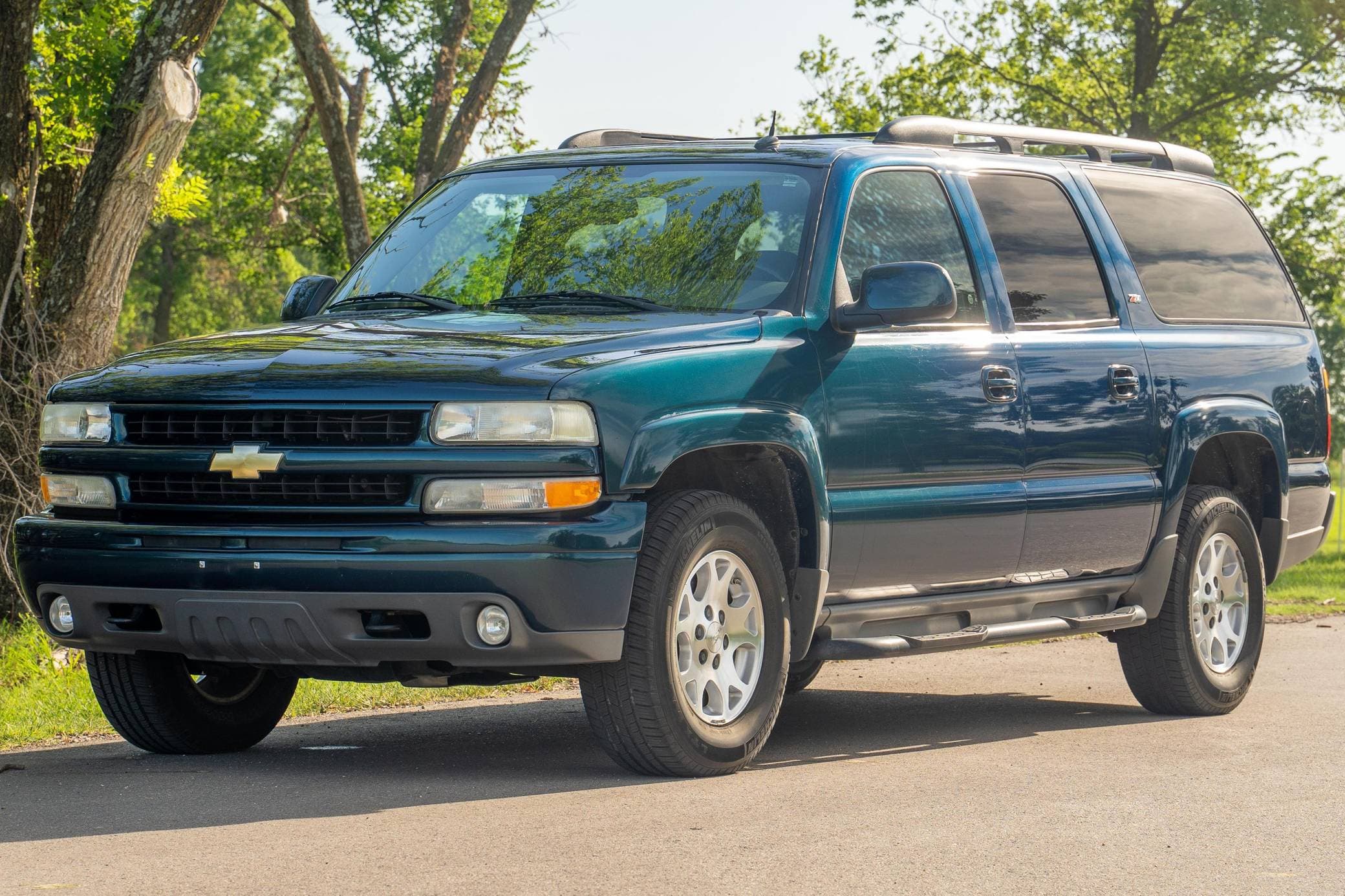 2005 Chevrolet Suburban sold for $16,500