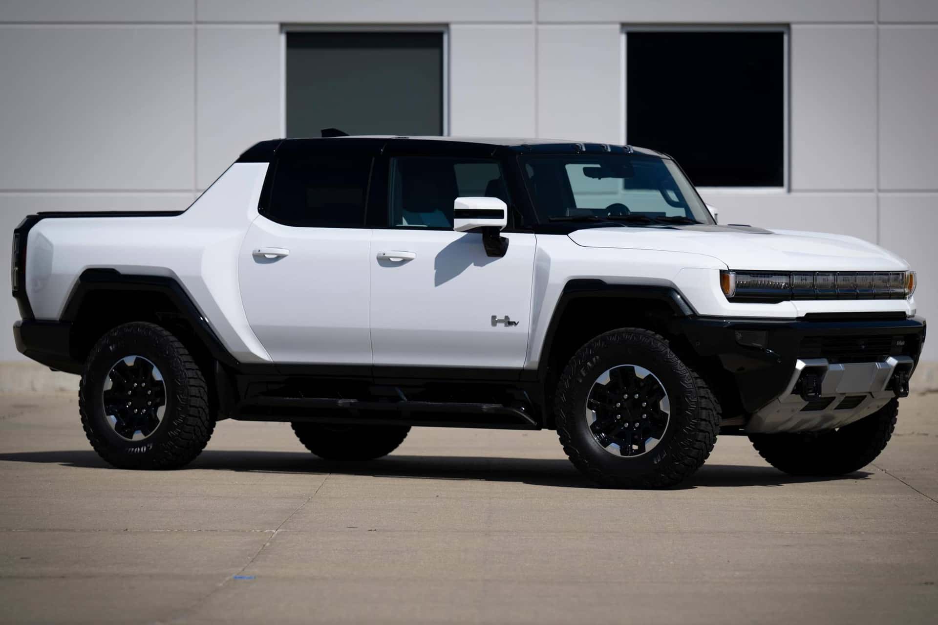 2022 Hummer EV Pickup sold for $152,000
