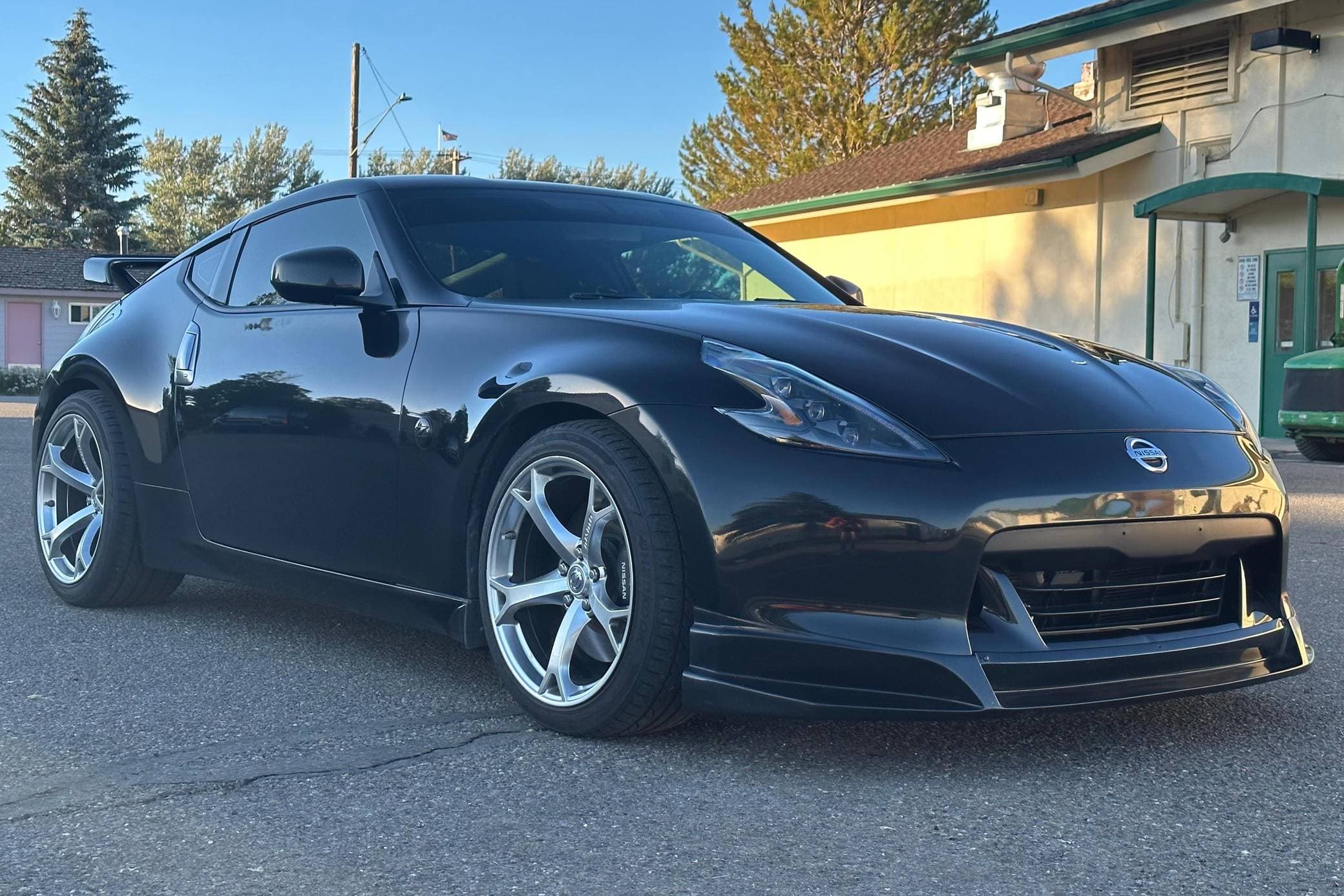 2010 Nissan 370Z sold for $13,600