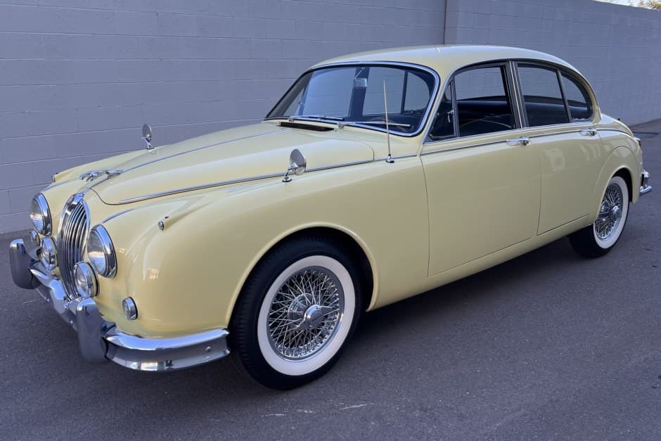 1962 Jaguar Mk II sold for $58,000