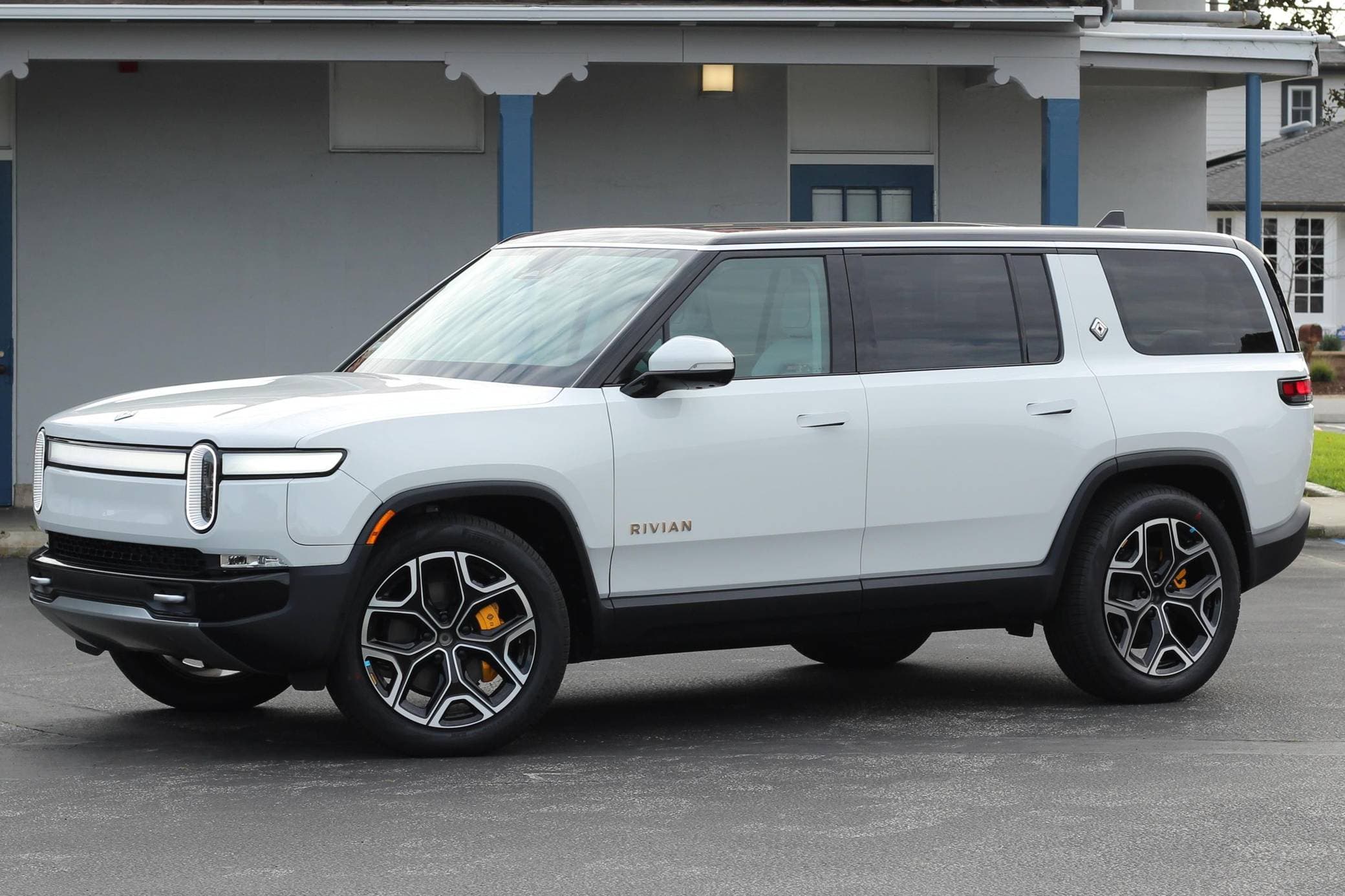 2024 Rivian R1S sold for $79,500