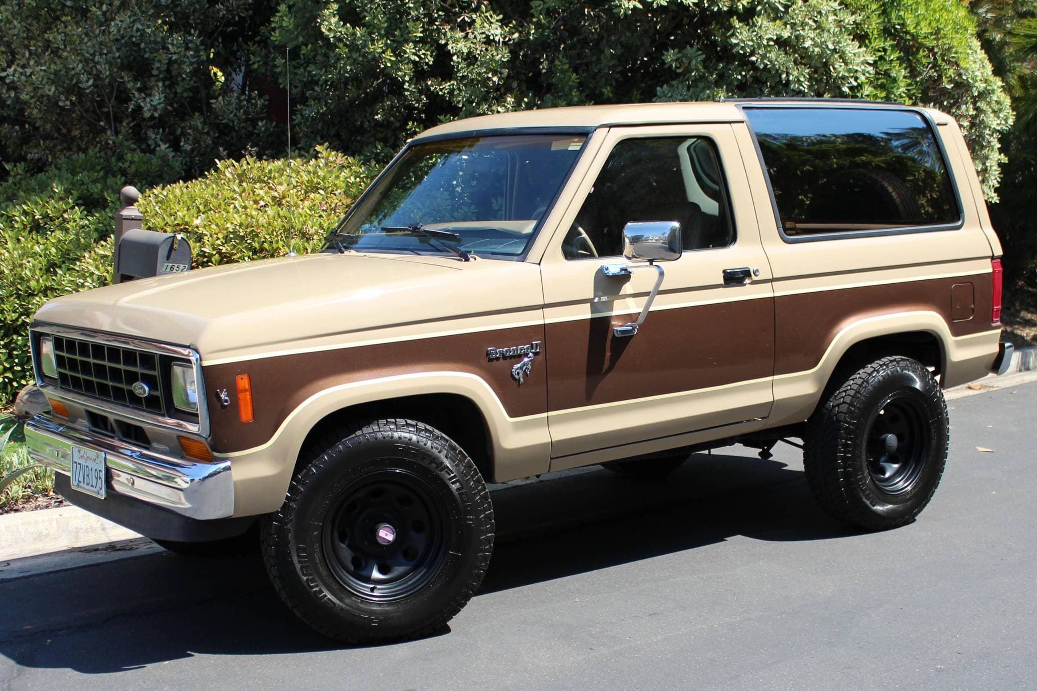1984 Ford Bronco sold for $12,000