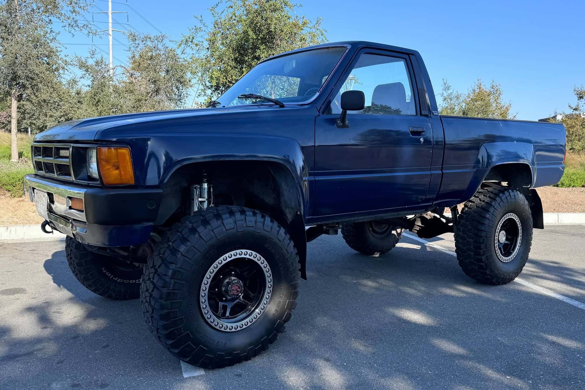 1984 Toyota Pickup sold for $8,600