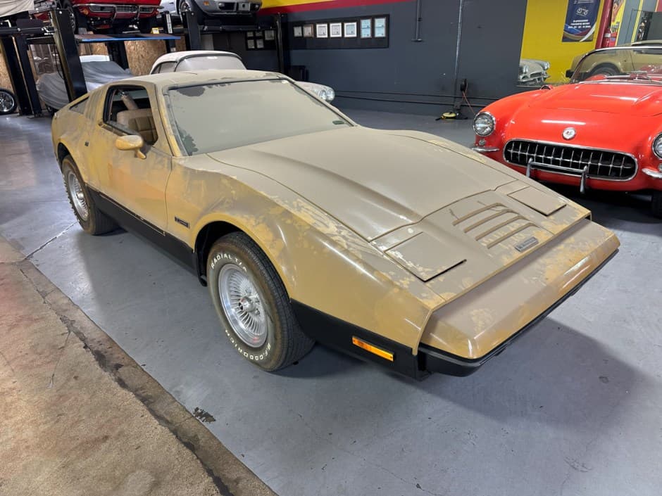 1976 Bricklin SV-1 sold for $41,111