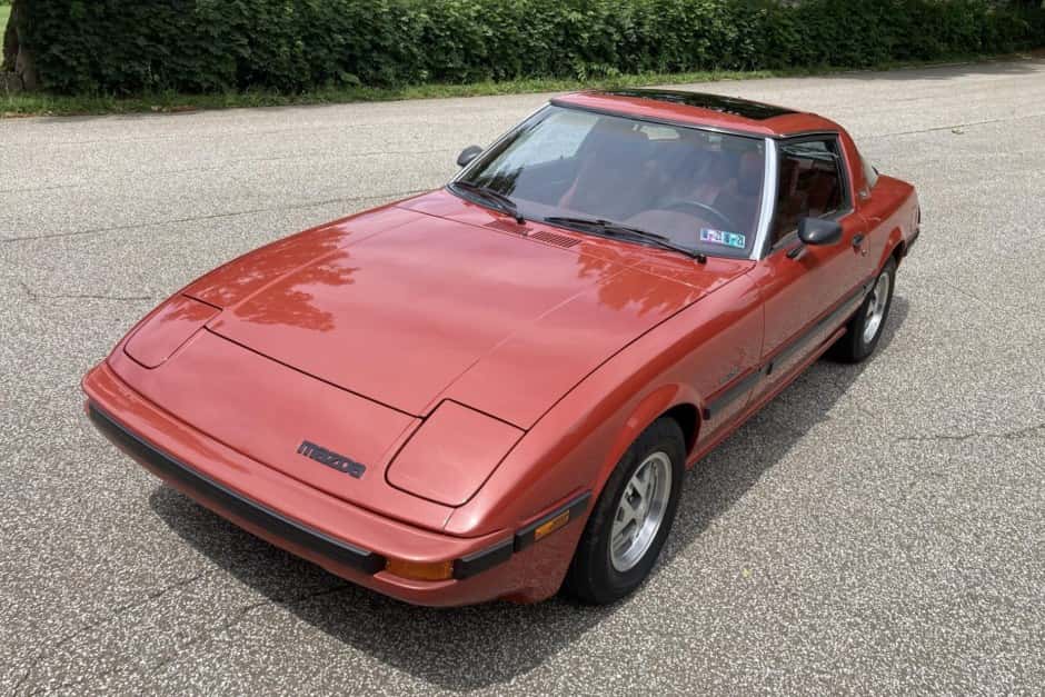 1983 Mazda RX-7 FB sold for $6,901