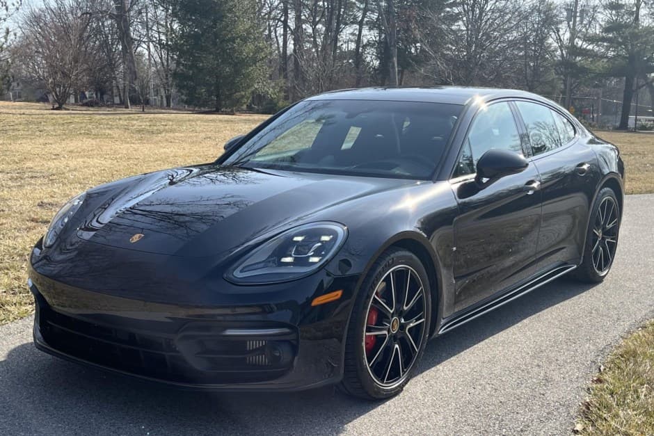 2023 Porsche Panamera sold for $105,000