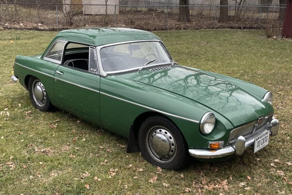 1963 MG MGB sold for $8,100