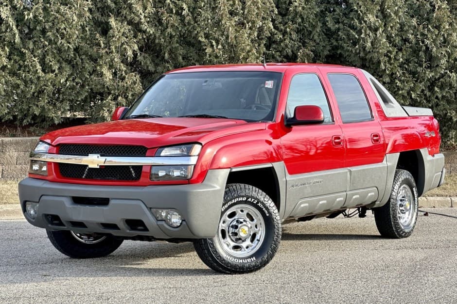 2002 Chevrolet Avalanche sold for $25,000